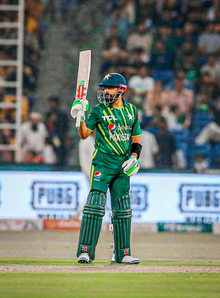 i_amahsankhan's tweet photo. King Babar Azam scores his 3rd T20 century, inching closer to Rohit Sharma's record of 4 T20 centuries. What a performance! 🙌🏻🔥

#BabarAzam #BabarAzam𓃵 #PAKvNZ 
#PakvsNz https://t.co/iBmKGbwGx2