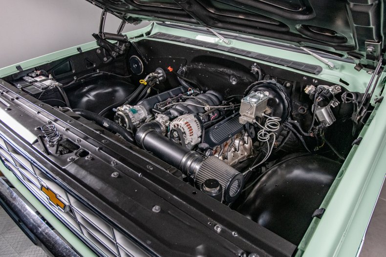 RKMotors's tweet photo. "You're so square. Baby, I don't care." -- Elvis Presley 🎶

#Chevy #Chevrolet #LSNation #LSXNation #SquareBodySyndicate #SquareBody #K10 #RKMotors #ClassicAndPerformanceCars #OffRoad https://t.co/gV2dWUB5qj
