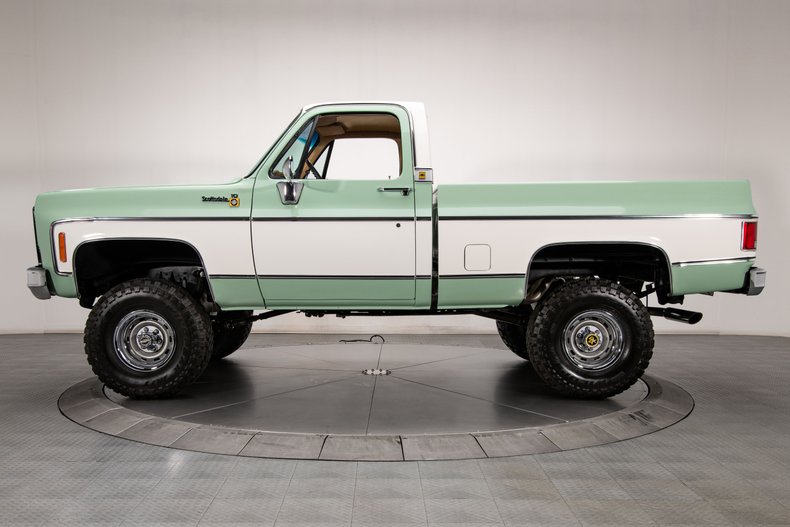 RKMotors's tweet photo. "You're so square. Baby, I don't care." -- Elvis Presley 🎶

#Chevy #Chevrolet #LSNation #LSXNation #SquareBodySyndicate #SquareBody #K10 #RKMotors #ClassicAndPerformanceCars #OffRoad https://t.co/gV2dWUB5qj