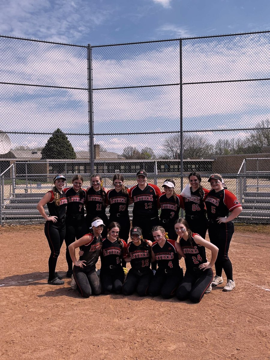 cayleigh_bowe's tweet image. Played a 10 inning game today and got the win over Triway!! I’m so proud of this team and how far we’ve come!! #mojomagic