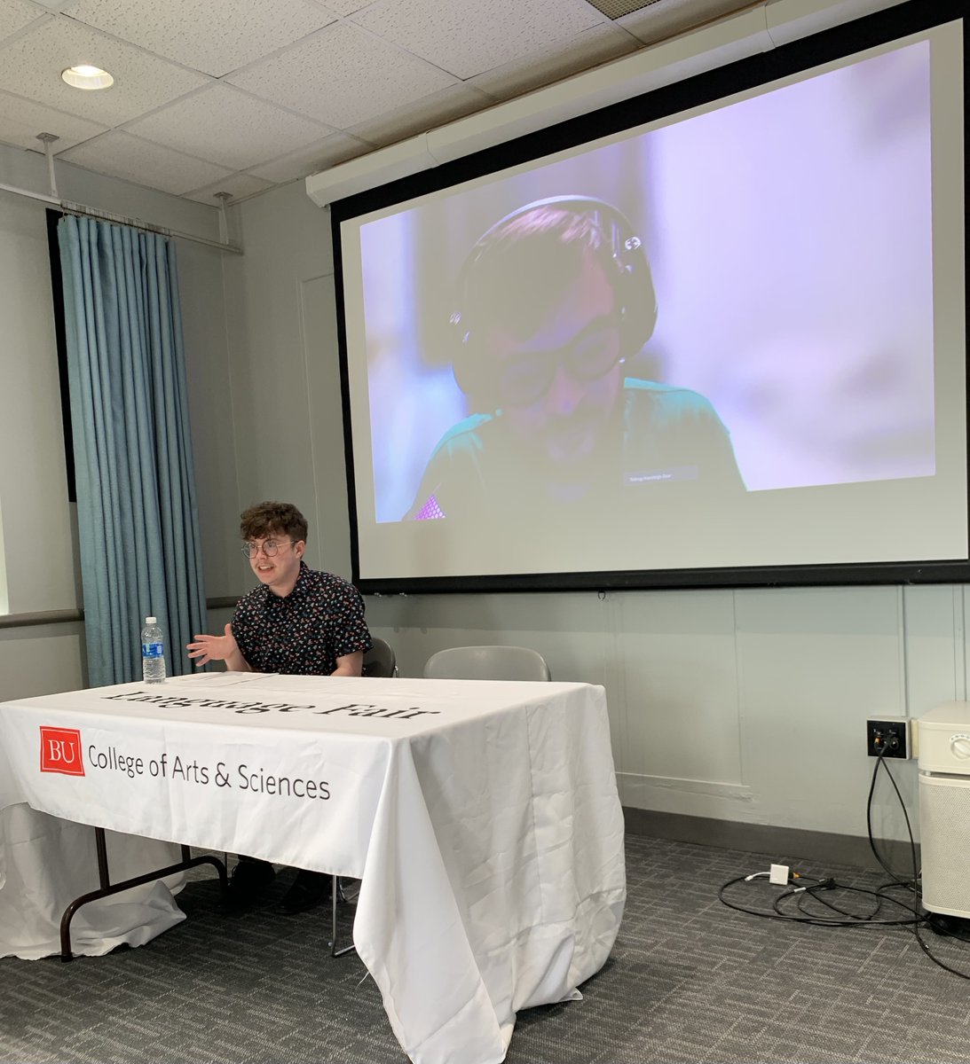 BURS_GradConf's tweet photo. Taking us through Brazilian literature, we heard from Emerson Graig on “Queering the Wild Heart of Joana in Clarice Lispector’s 'Perto do coração selvagem'” and Paulo Acácio Soares on “The making of whiteness in Southern Brazil: deconstructing hegemonic constructs” https://t.co/3JMzy6y9KA