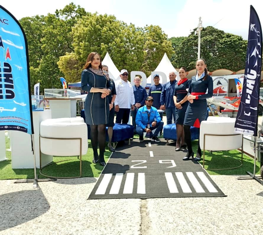 inac_ve's tweet photo. ¡10 Años de victorias y logros! #INAC dice presente en la #ExpoGobierno2023, que se desarrolla en el Paseo Los Próceres, vitrina dónde la Gran Misión Transporte Venezuela refleja los grandes éxitos del Gobierno Bolivariano ¡Seguimos avanzando!

#LogrosEnRevolución https://t.co/lpavDgOgC5