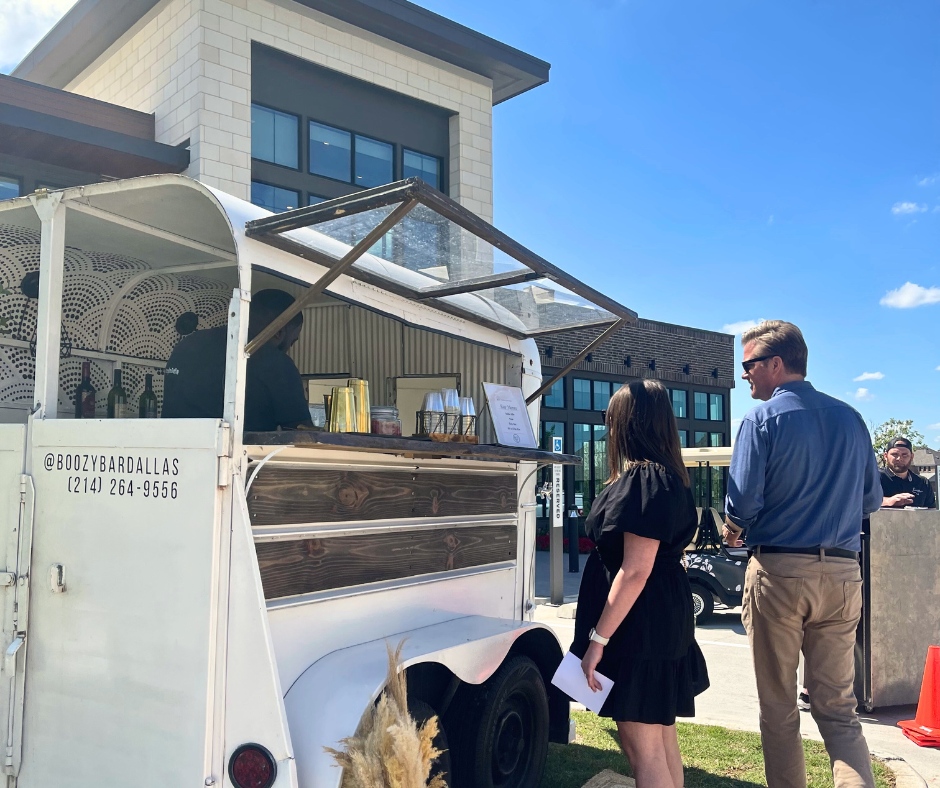 MultistoryPR's tweet photo. We take pride in celebrating our clients' wins, and we're excited to share the success of Presidium's newest project: the grand opening of Presidium Berkshire, a stunning 340-unit community in North Fort Worth!  🎉

 Come &amp; see why we're so obsessed with Presidium Berkshire! https://t.co/OreHOR7IfJ