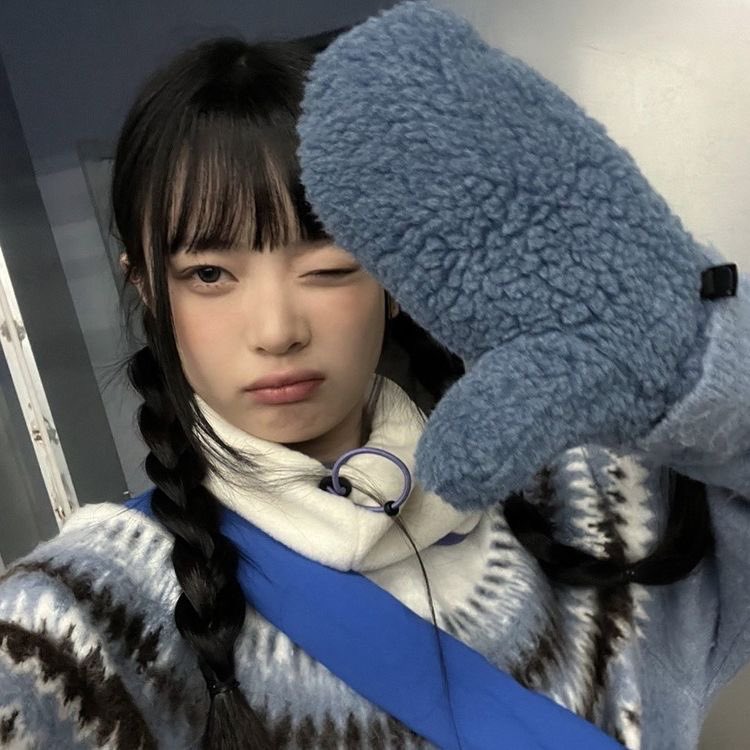 valsilwcs's tweet photo. : ̗̀➛ day 6 !

hi, I’m val! im looking 4 interactive eng/spa moots!! ₍ ᐢ.ˬ.ᐢ₎˚୨୧
✩ she/they, 14 , 00’
✩ stay, atiny, moa, nctzen, p1ece, once, fearnot, bunny 
✩ all fandoms are welcome!! 
✩ new to #kpoptwt &amp; #stantwt

♡ / ↻ to be moots / spread thank you ! https://t.co/6q7PKkv9EX
