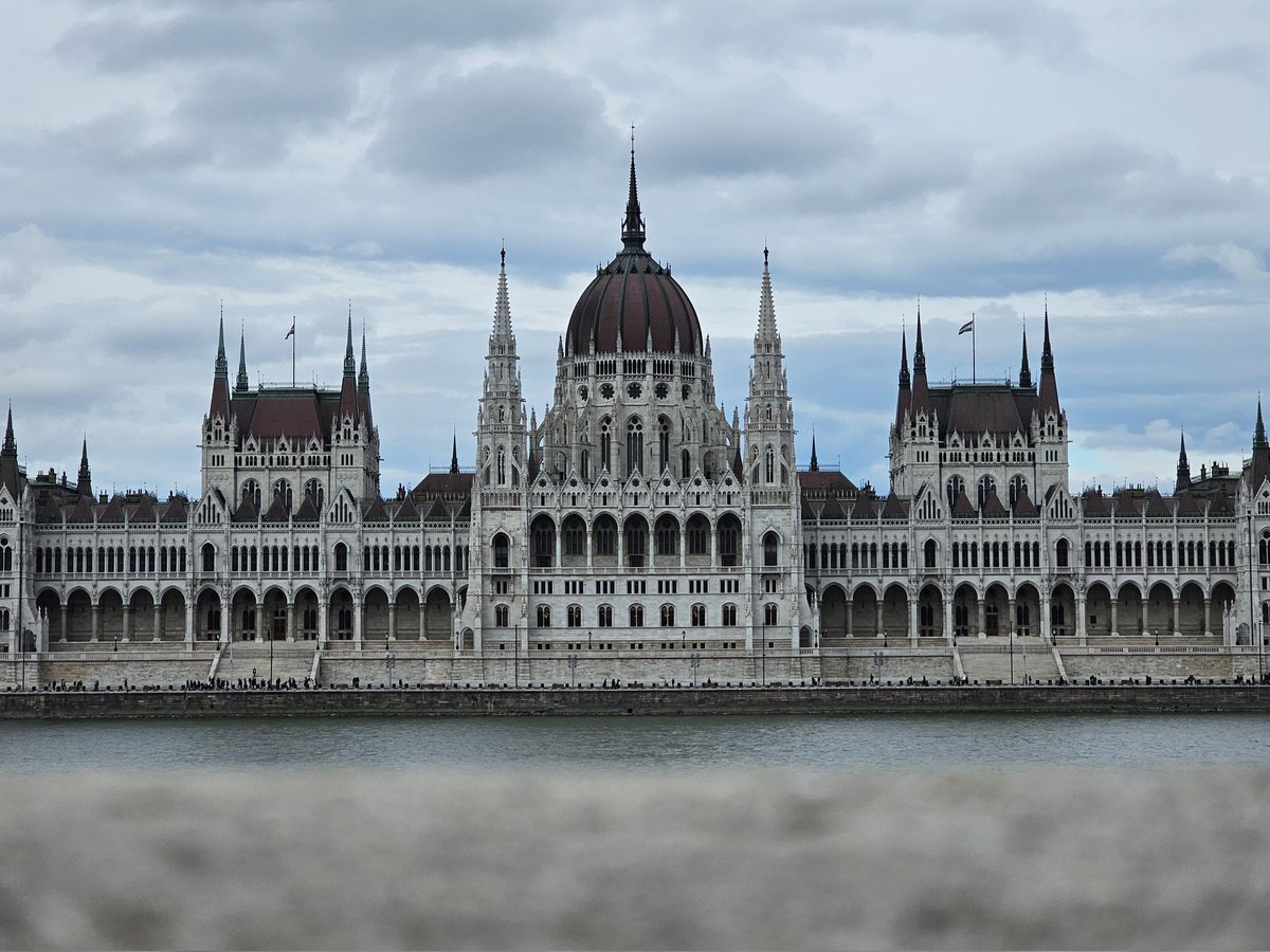 RHiscottImages's tweet photo. 📍Budapest, Hungary

Shot on Samsung S23 Ultra

#Budapest #Hungary #Samsung #S23Ultra https://t.co/c7Z0RNhOiR