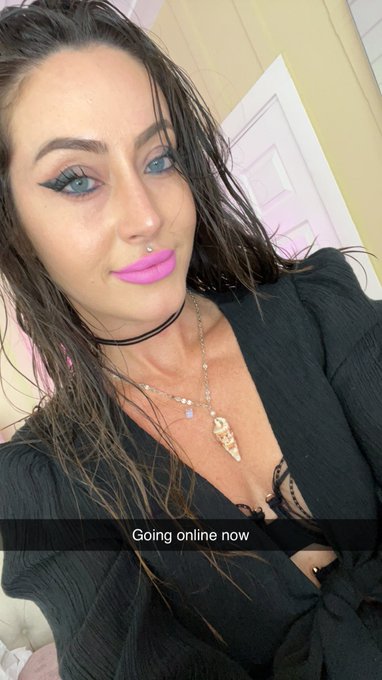 Going on MFC now ❤️ https://t.co/PVWTvIdjCv