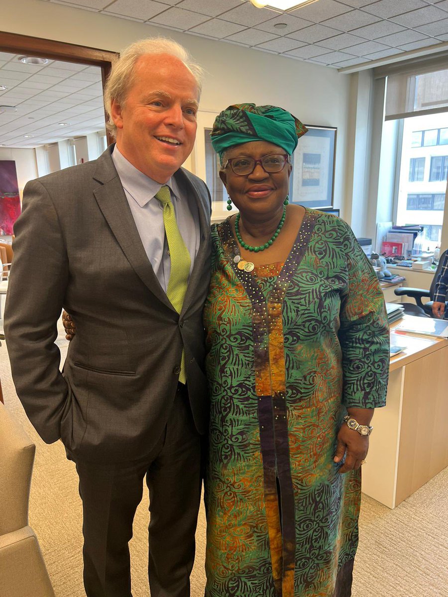 NOIweala's tweet photo. At the @IMFNews-@WorldBank annual meetings with President @DavidMalpassWBG, Senior Managing Director @AxelVT_WB and World Bank and @WTO teams. Discussing our collaborative work on Services Trade, digital economy and level playing field issues. Great work together! https://t.co/tFrs1Uhd0a