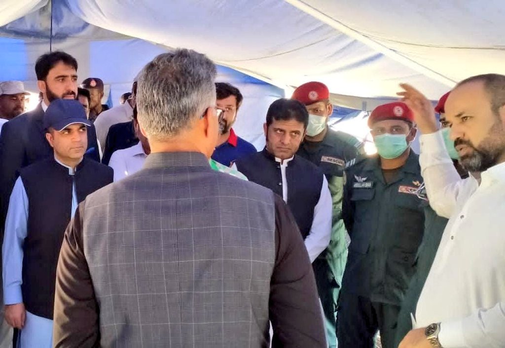 PPHIB_org's tweet photo. @cs_balochistan  accompanied by Secretaries while visiting Hinglaj; oversaw the physical progress of the development schemes &amp; the PPHI/ERC temporary healthcare emergency unit. (1/2)

@BalochEsfandyar https://t.co/ysQtBKwCcZ