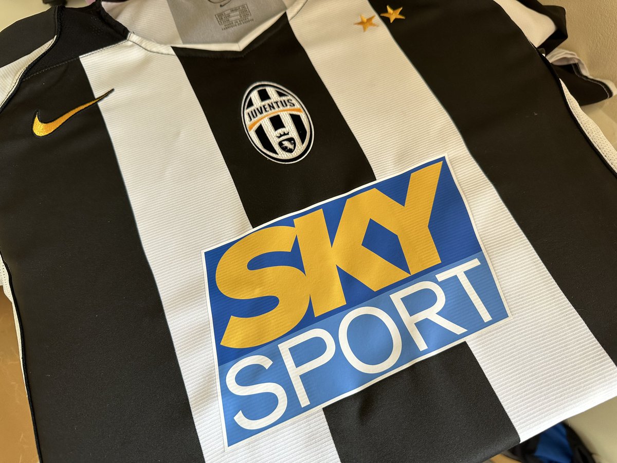 Oliver James tweet media