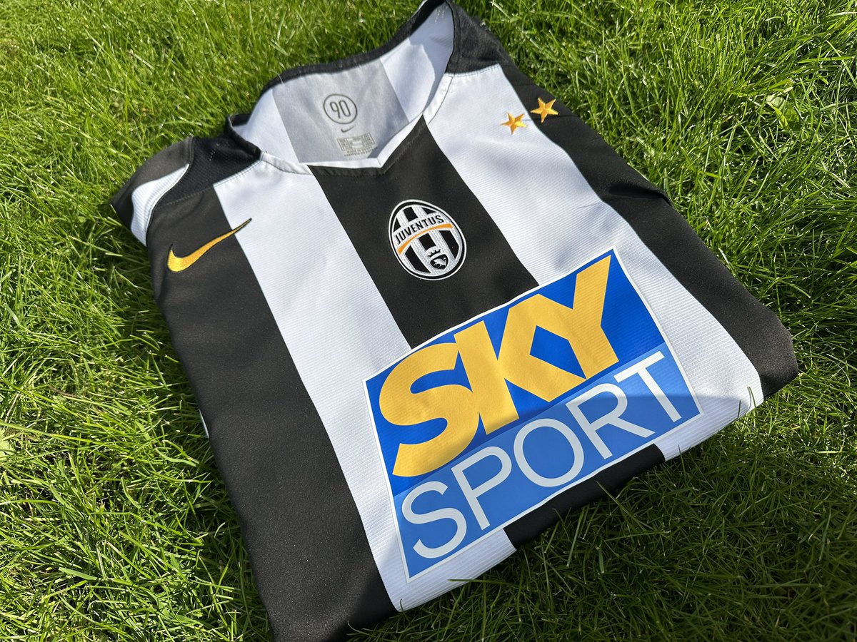 Juventus Sky Sports sponsor replacement. Shirt was a mess but got her cleaned up and she’s now good as new 🔥 RT’s appreciated as always 🤝