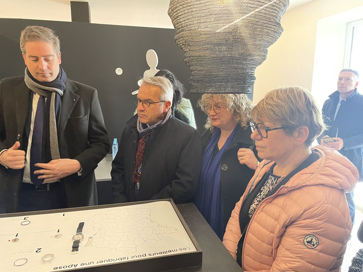De l’audace ils en ont eu ! Visite de l’entreprise Apose, à Mulhouse, en Alsace , avec Olivier Becht notre Ministre, une filière d’horlogerie 100% produite en France ! #LaFrenchTouch
Merci à Didier Finck, Romain Thiriet et Ludovic Zussa.