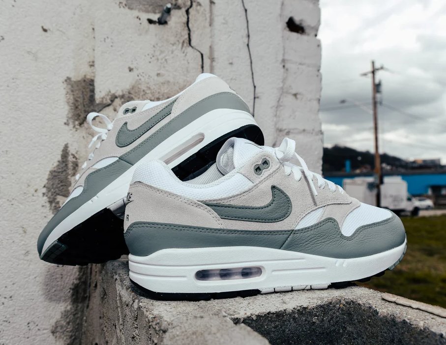 Nike Air Max 1 Mica Green DZ4549-100