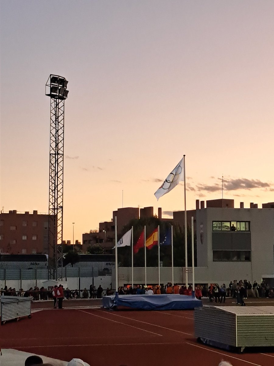 Ana Brox tweet media