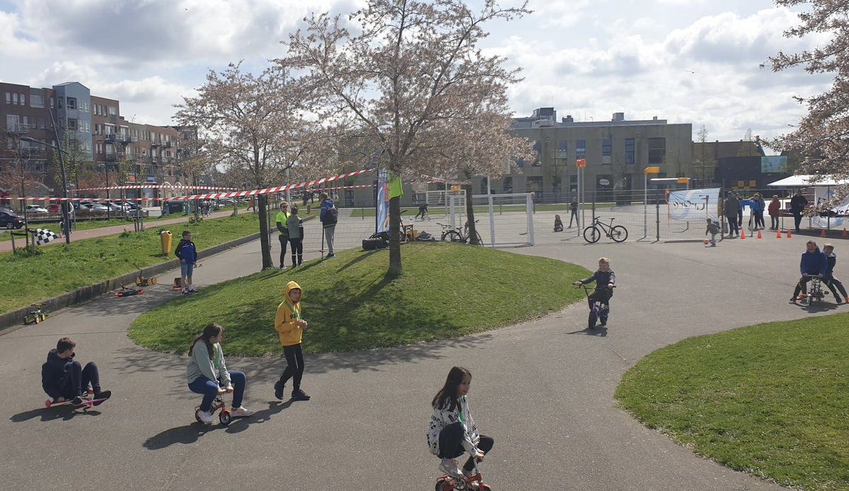 cycle_fun's tweet image. En onze FUNBIKES maakten overuren tijdens de sport &amp;amp; speldag bij Winkelcentrum De Saen / Skatepark in Assendelft #fietsplezier #sportenspel #bewegen #fietsen #buitenspelen