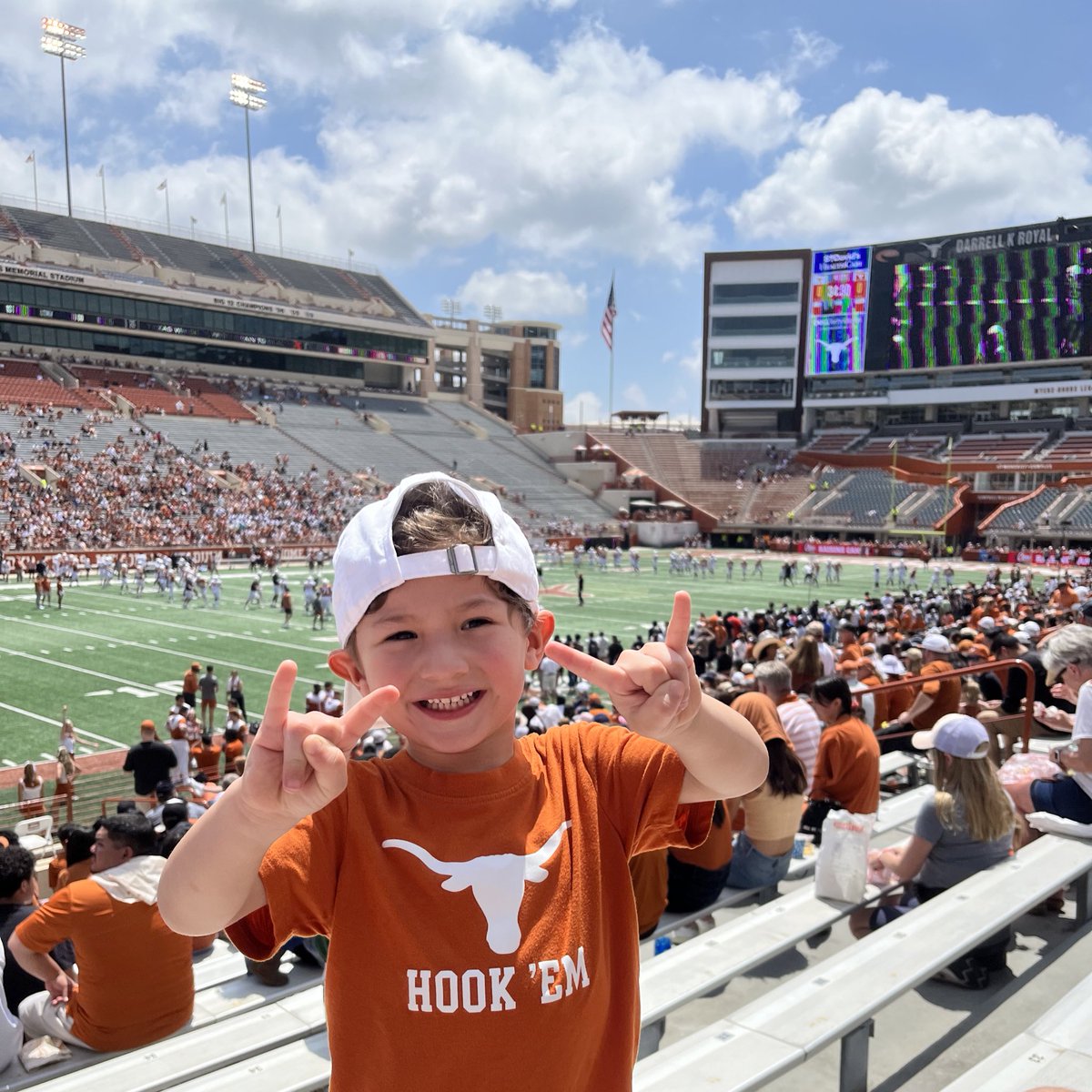 finally made it to DKR with this guy. #HookEm | <a href="/TexasLonghorns/">Texas Longhorns</a>