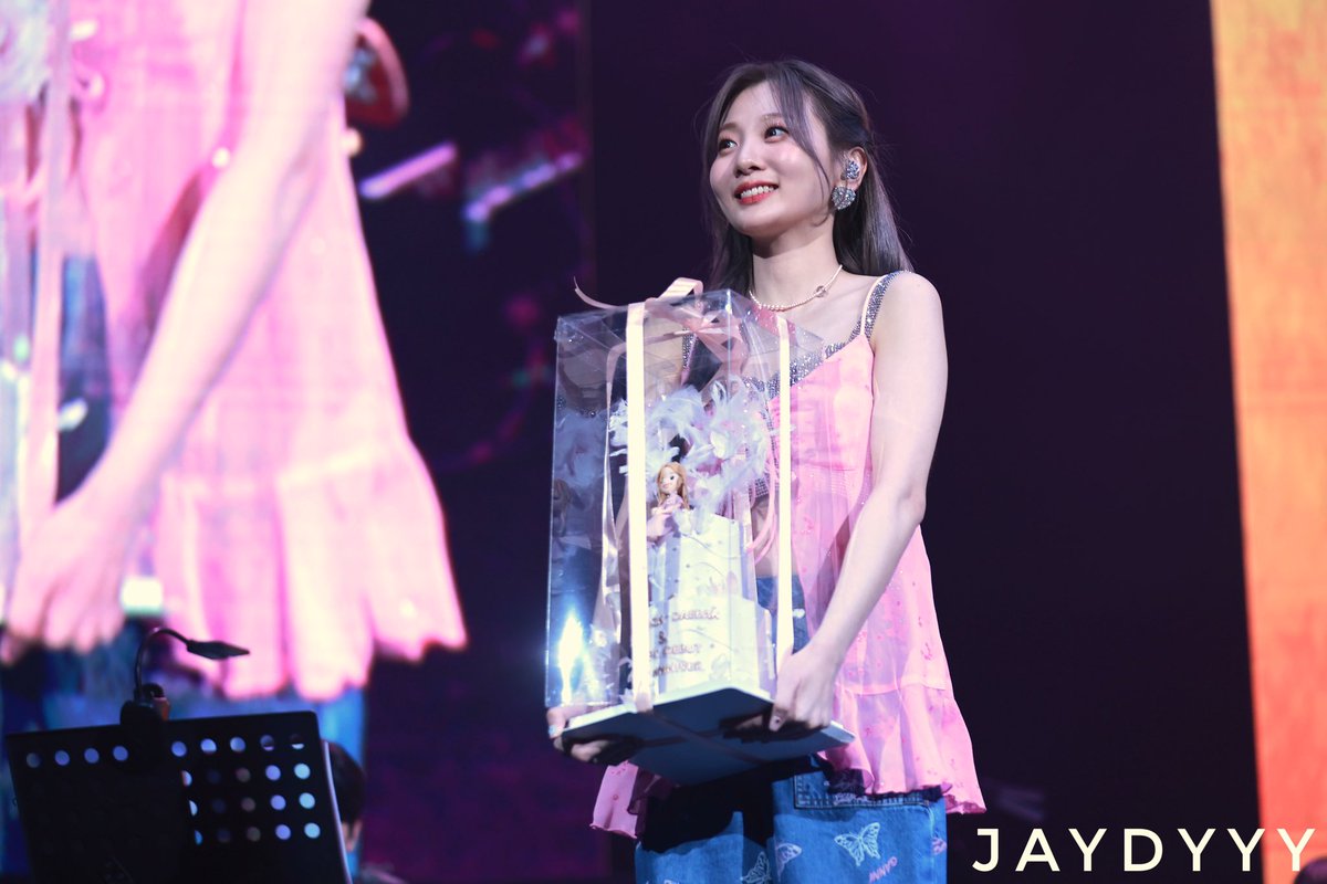 jaydyyy_EXID's tweet photo. 230415 #BOL4 TAIPEI 
#볼빨간사춘기 #안지영 https://t.co/afTVQRyOeC