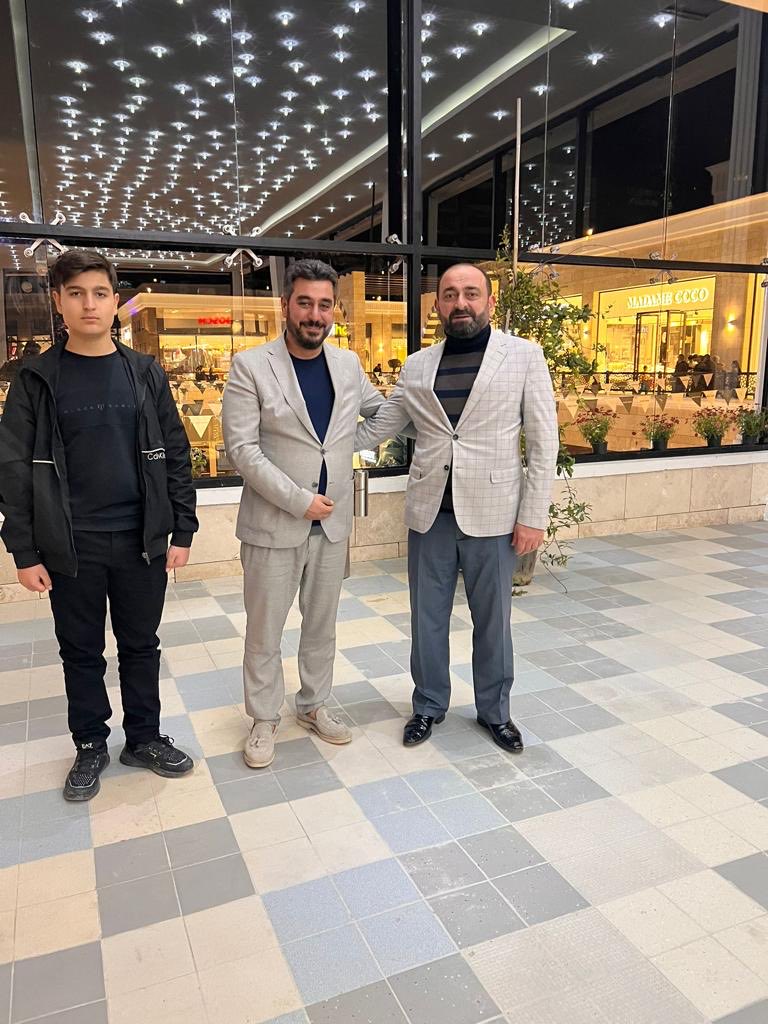 Diyarbakır Kayapınar ilçemizde winnstown Avm’nin yönetim kurulu başkanı değerli dostum H.Ramazan Karakoç ile hayırlı olsun dileklerimiz için bir araya geldik bölgemiz açısından kıymetli bir projedir hayırlara vesile olmasını temenni ederim.
