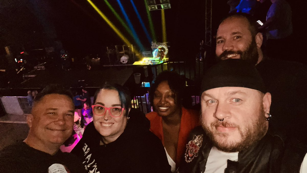 When you have amazing partners with amazing support, you do amazing things! No one better!! Ever!! @Alliepupstreams  #polyamary #loveislove #amazinglife #legwarmers #live #BlessedAndGrateful #lookatmenow #wolfandfoxlife