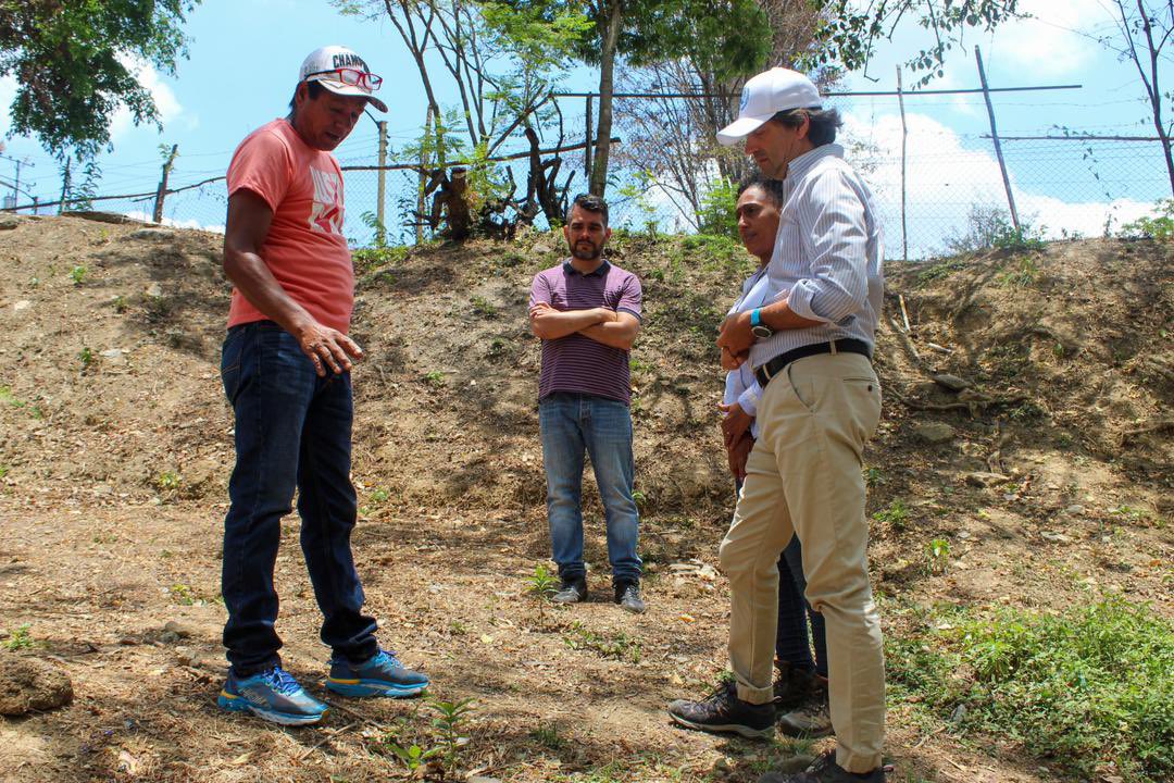 Esta comunidad y la comuna Vamos con Todo están participando en el proyecto “Café Petare Blu” de la ONG @zonad_descarga, iniciativa enfocada en impulsar la agricultura urbana para generar medios de vida

Como he podido comprobar el día de hoy, Petare es mucho más de lo que se ve