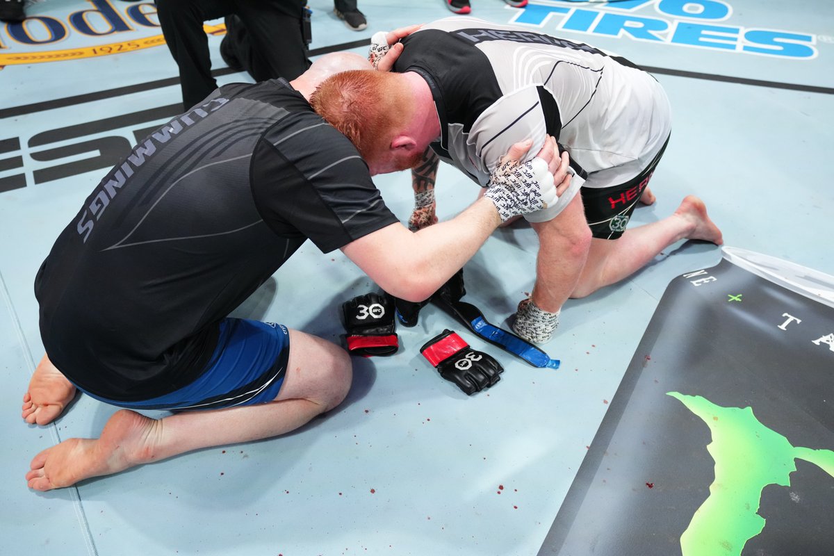 ufc's tweet photo. Double retirement.

Not something you'll see every day #UFCKansasCity https://t.co/7uFP3e8K9J
