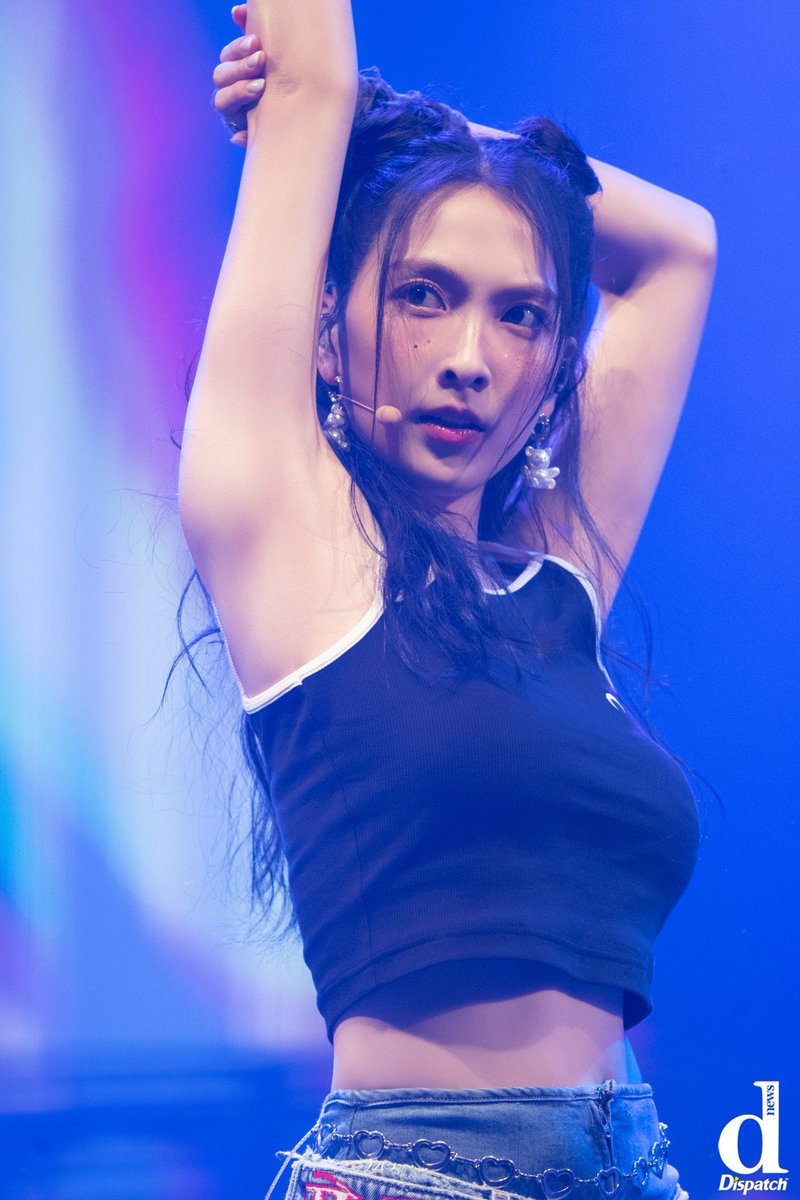 jadore_kara's tweet photo. 美しすぎてまいってしまうわ💙🤍 https://t.co/VNMx2nLG0h