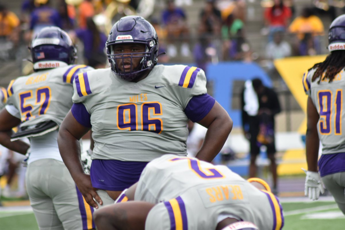 Thessnetwork2's tweet photo. RECAP MILES COLLEGE PURPLE &amp; GOLD SPRING GAME @TheSSNetwork @GoldenBearsofMC @MilesBhamAlumni #RESPECTTHEDEN #Unstoppable https://t.co/foZxxHH9Ay
