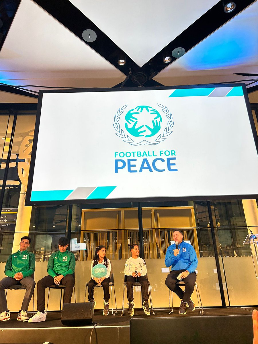 OpenIftar's tweet photo. We had a great panel session with Football for Peace @MichaelChopra, and their young people all the way from Bradford! 

Great work @FfP_Global, @M10 and the @fa for building bridges and empowering young people into football! #FootballDiversity #openiftar #ramadan2023 https://t.co/03NdqCJ0eR
