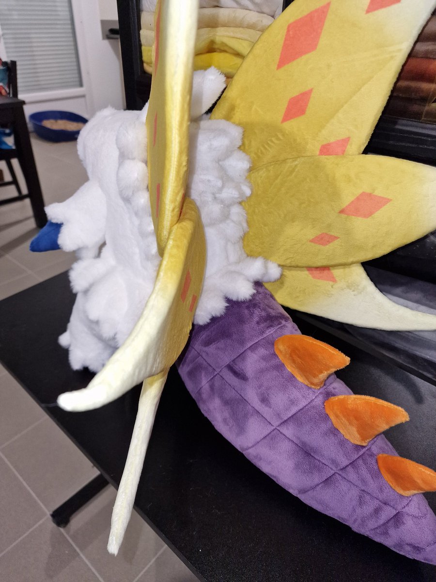 Kae🪡 Fluffy Fool Crafts on Twitter: "Slither wing got more fluff, I