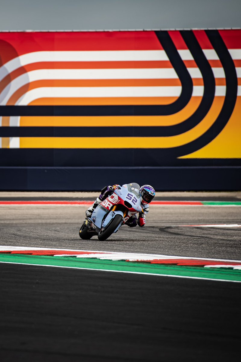 jeremyalcoba's tweet photo. Qp - P10 

Good Rocktoday, the feeling is there, but was too hot, let’s see tomorrow 🔥🫡. 

#americasgp 

#JA52 #motogp #moto2 #🦩 #52 #fiftytwo #vintagestyle #savelodelta #TerresdelEbre https://t.co/JDLeJ245ya