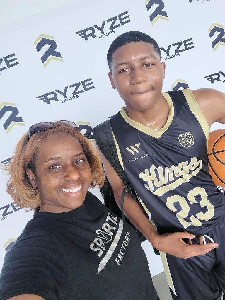 sportzfactory's tweet photo. Always great seeing awesome @MidtownHS_Bball kids in the #gym
@LakePointSports #recovery #sportzdoc #sportzfactory https://t.co/rc658N0G3l