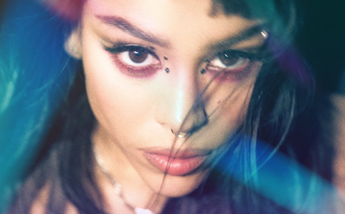 “#1Trago” (#38) es ahora la canción más reproducida por una artista mexicana en solitario en Apple Music México, superando a “Malas Decisiones”.