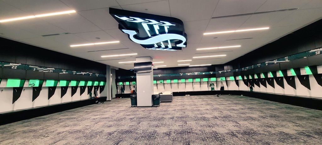 GreyCupBound's tweet photo. Thank you so much @brettlauther @sskroughriders #RiderRewards, for the tour on Wednesday. Loved it! 💚🤍 #RiderPride https://t.co/auWHflJVAg