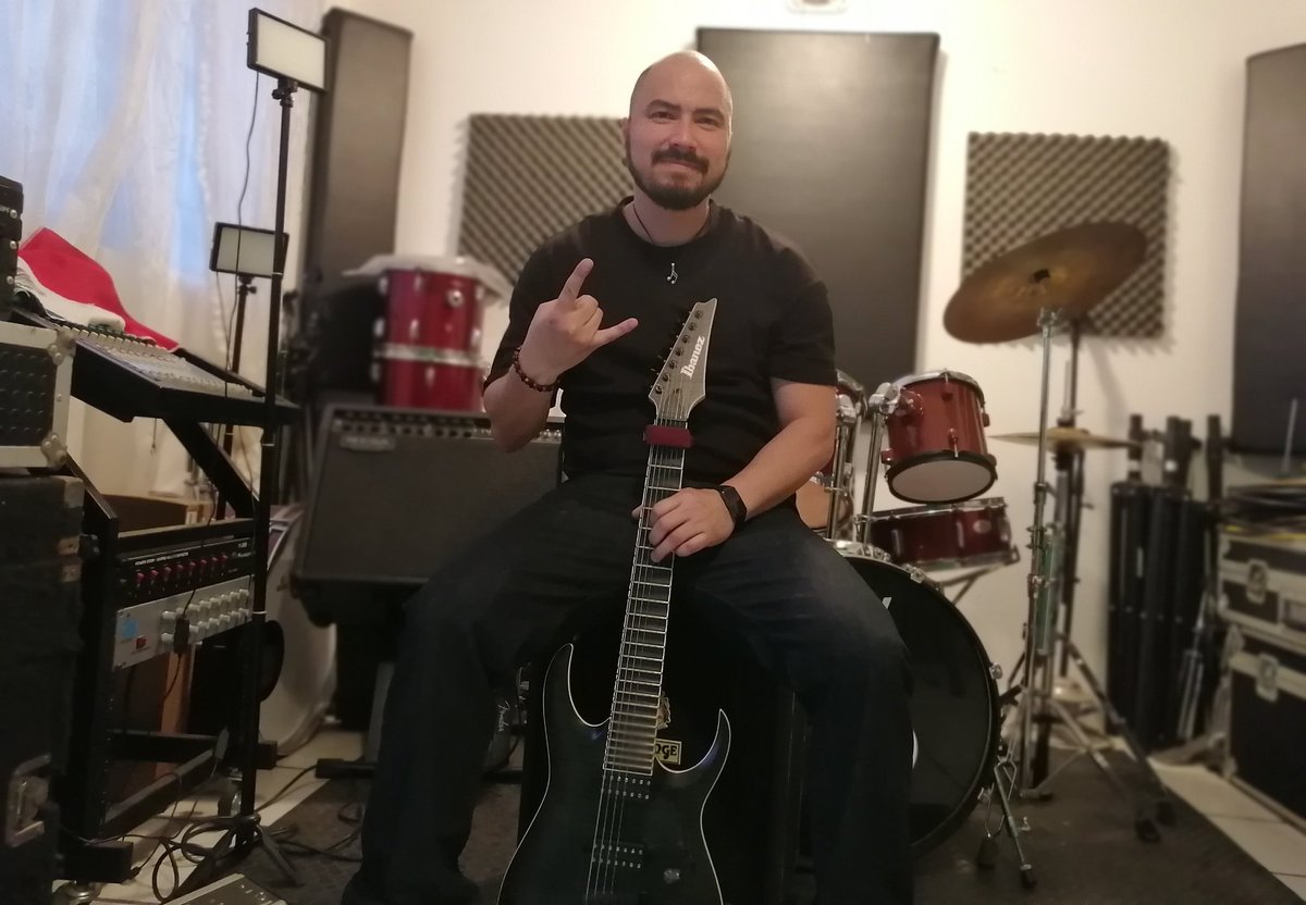 andres_chagolla's tweet image. ¡En modo Guaporup porque hay que ir a echarse unas rolitas en el Cacofest 2023 yeah! 😎🎸🤘🏼🍻🥳
#ibanezguitars
#orangeamps
#mesaengineering
#havingfun
#weekend
#cacofest2023