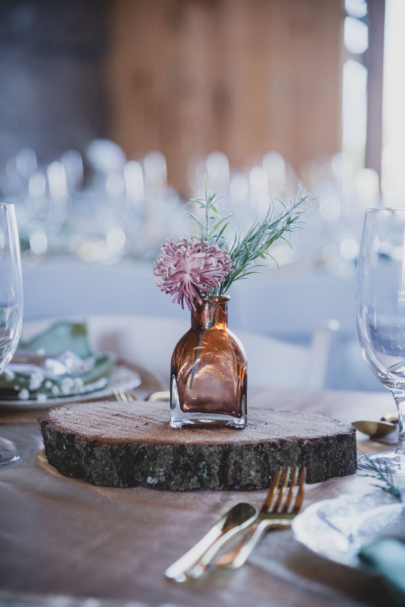 samlydya's tweet photo. the little details at weddings are my favourite ✨ https://t.co/1VOpL03TZv