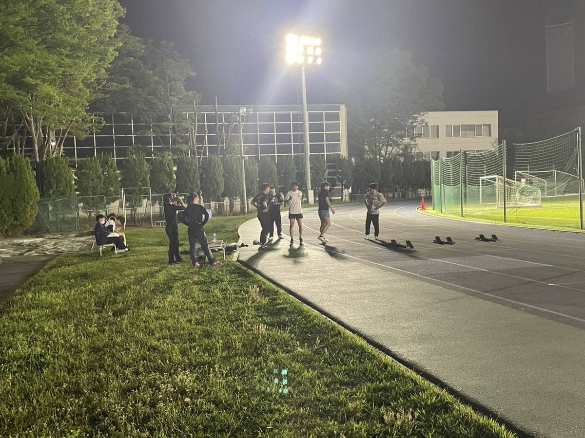 josaiAC2025's tweet photo. この間の練習の様子です🏃‍♂️
５人の方が見学・体験に来ていただき、なんと短距離に女子2名が来てくれました！！
まだまだ募集しておりますので、お気軽にお越しください📣
短距離のアカウントもございます🙆‍♂️@juac_sprint https://t.co/aef309QFeI