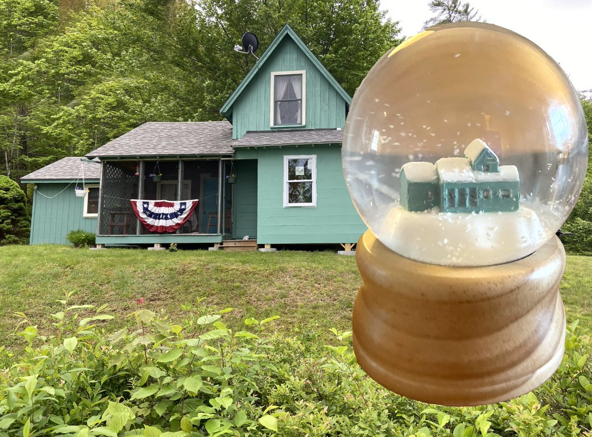 McJesse's tweet photo. My most unhinged hobby is making snow globes of people's homes as and giving it to them as a gift. https://t.co/7ElIUEAkms