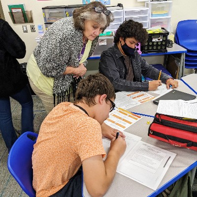 CharlesButtFdn's tweet photo. We had a wonderful time visiting @Venus_ISD Middle School and High School this week. Thank you to their passionate administrators, teachers and students for sharing their personalized learning challenges and highlights with us. Stay tuned for more of their inspiring stories soon! https://t.co/MZ5sxwNXGx