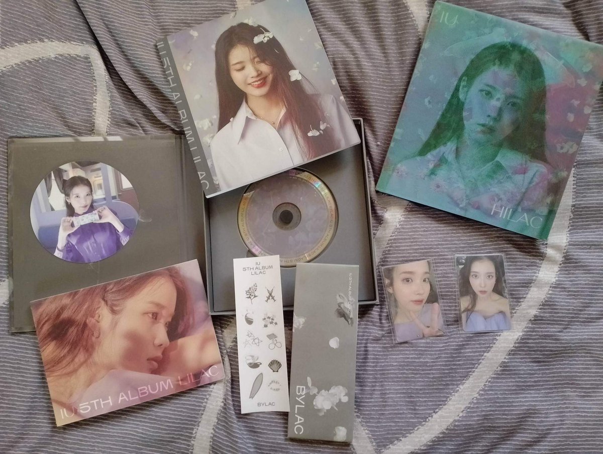 OkiruPH's tweet photo. Wts lfb 

IU Lilac Unsealed album with PC 650 each ver, 1200 set 
Lilac md pc 110 each
Celebrity Md pc 100 each
Onhand https://t.co/rAaG0ZO20y