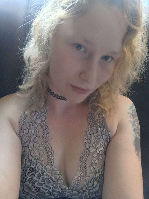 I'm back!! https://t.co/9UyUhmmX9K<a href="/tag/smokingfetish"class="tags"><span>#smokingfetish</span></a>