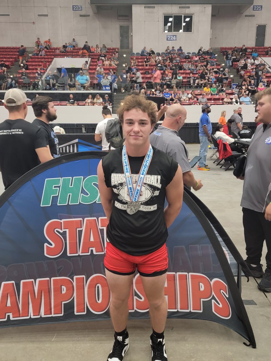 WeightLift_HHS's tweet photo. Congratulations @TestoriTanner on finishing your senior season strong! Tanner is a conference, district, and regional champion along with placing 6th at states! https://t.co/kpmLN3iEFx