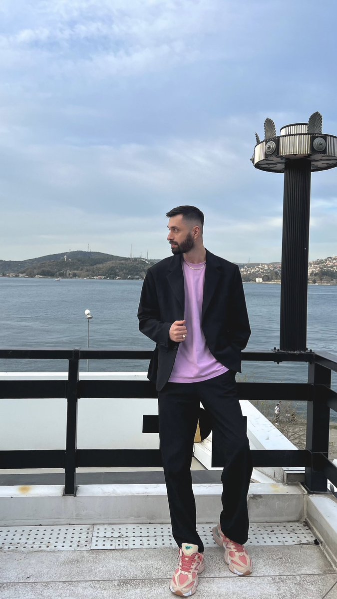 oguzhanunall_'s tweet photo. yaz geldi sanırım 🙋🏻‍♂️🦄 🦄🦄 https://t.co/6Y5Oqe2yFw