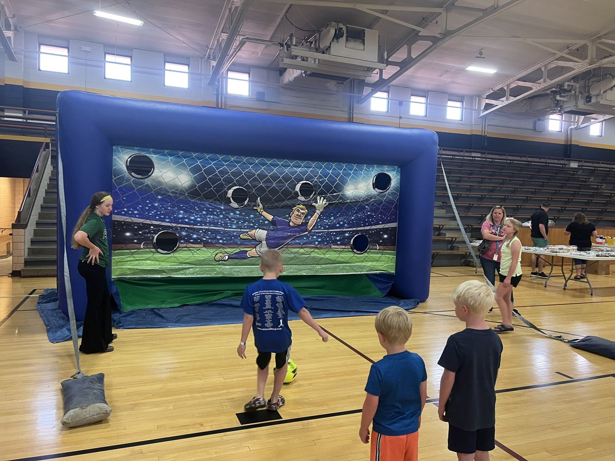 DMPrincipalGCSC's tweet image. Stop by our School Carnival tonight!