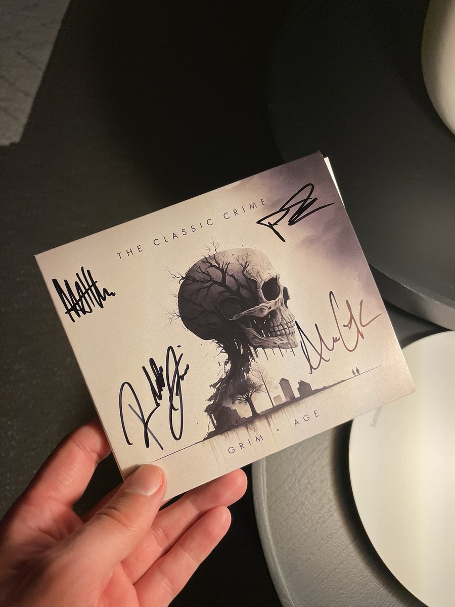 davevangorkum's tweet photo. Thanks @theclassiccrime @mattaversion, great stuff to finally have it in my hands! #grimage #newrelease https://t.co/wWUWHkTqsl