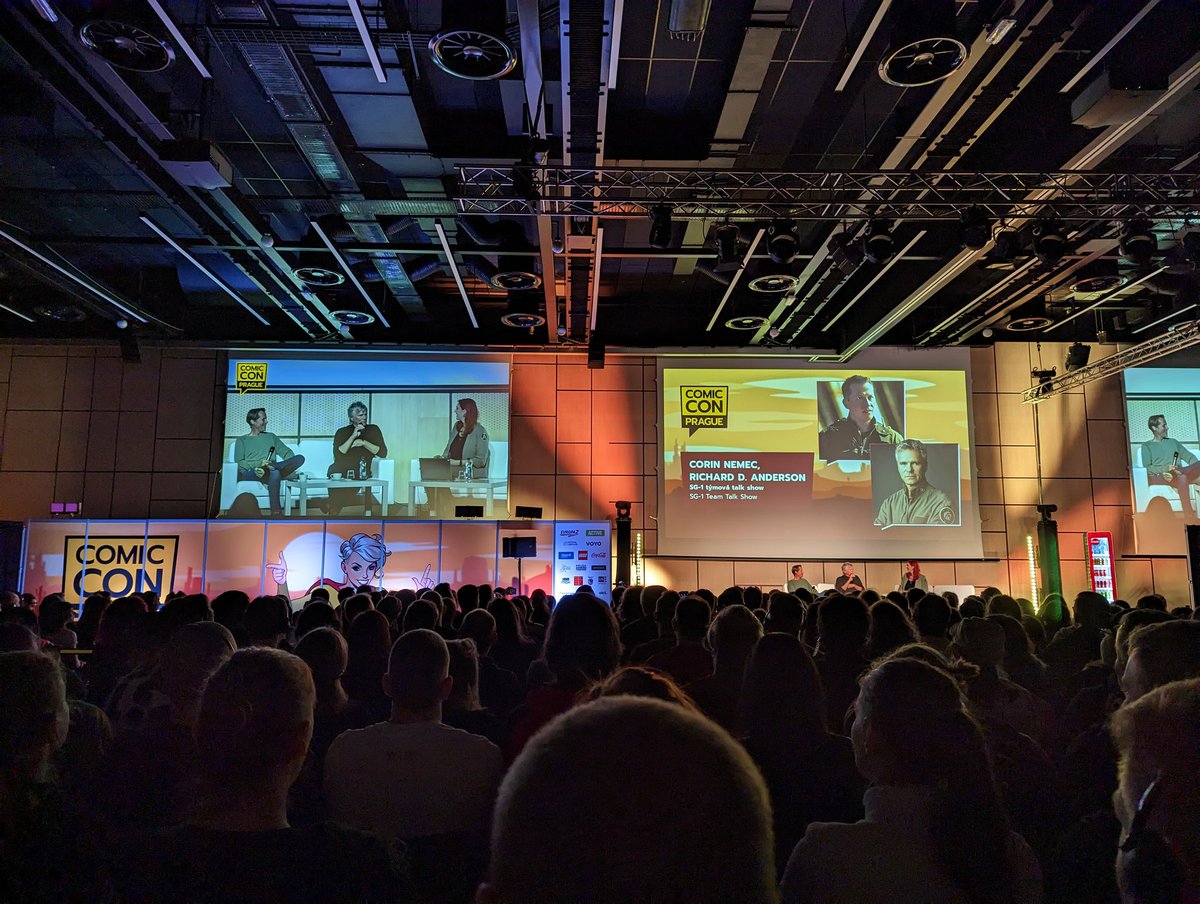 Thank you for coming to Prague  <a href="/imcorinnemec/">Corin Nemec</a>!! You are amazing ❤️

#ComicConPrague