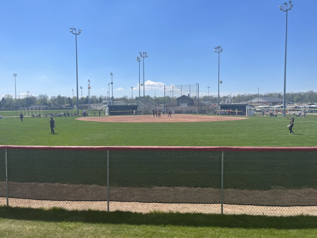 RammelD7's tweet photo. @panthersnc Our #NorthsideNeighbors @ChatardSoftball finished 1-1, our #SouthsideGuests @LHSIAthletics softball also finished 1-1 and @CLHSCadets from Ft. Wayne were gracious to come all the way down & play in 3rd Annual Paul Loggan Memorial Invitational! #ThanksLadies @PL_Foundation66 https://t.co/GJPdhoax7T