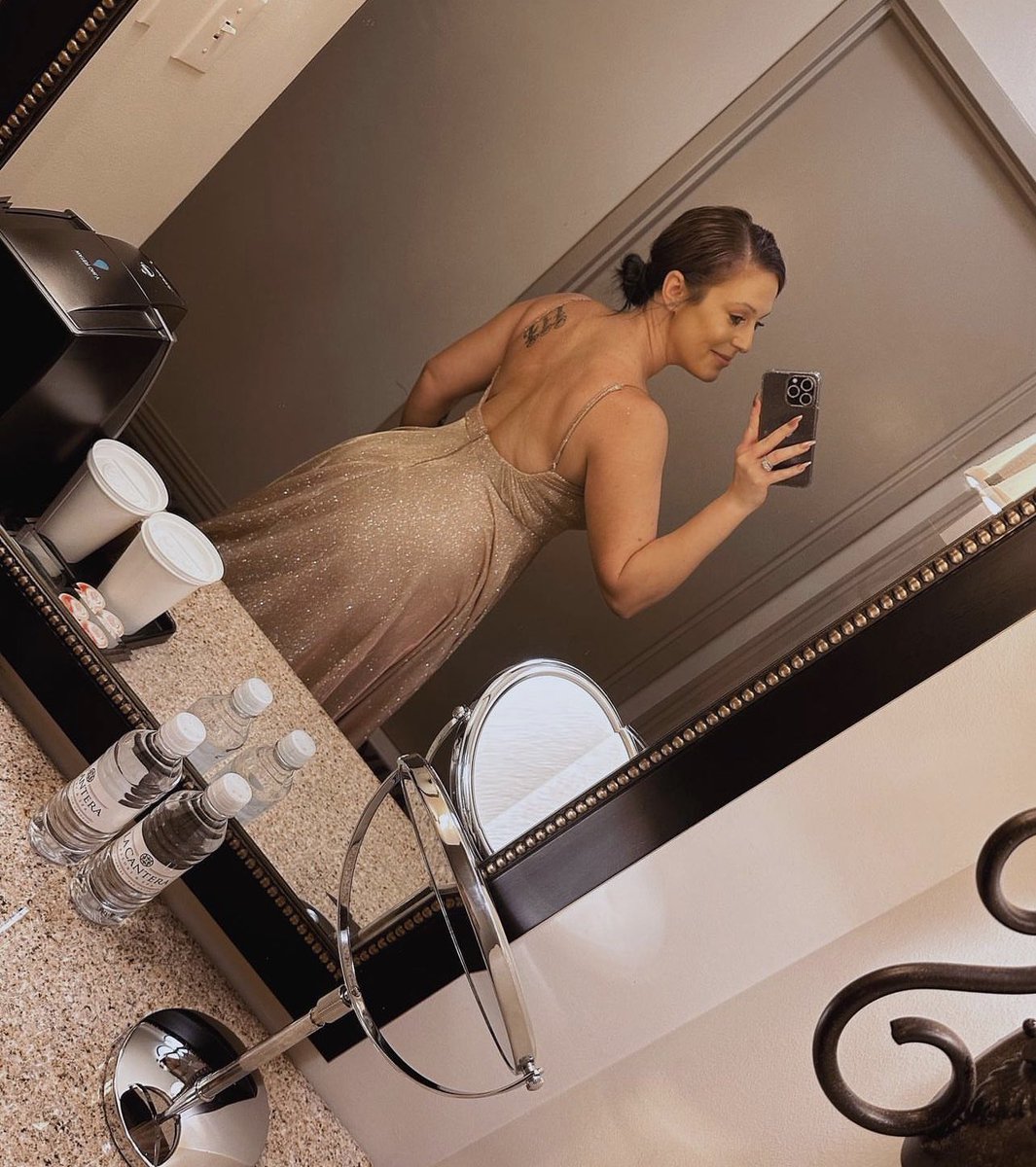 Amanda Stanford tweet media