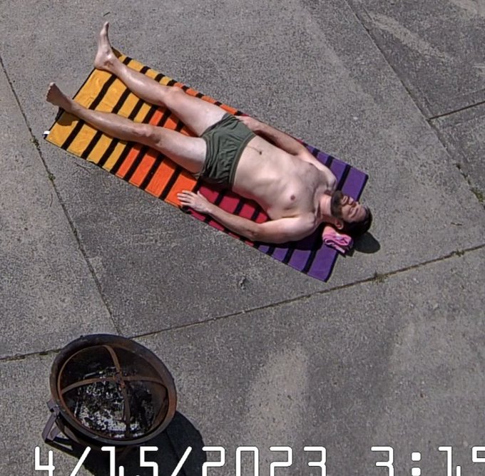 My pasty ass soaking up more sun ☀️ https://t.co/zjHCAA3N0k