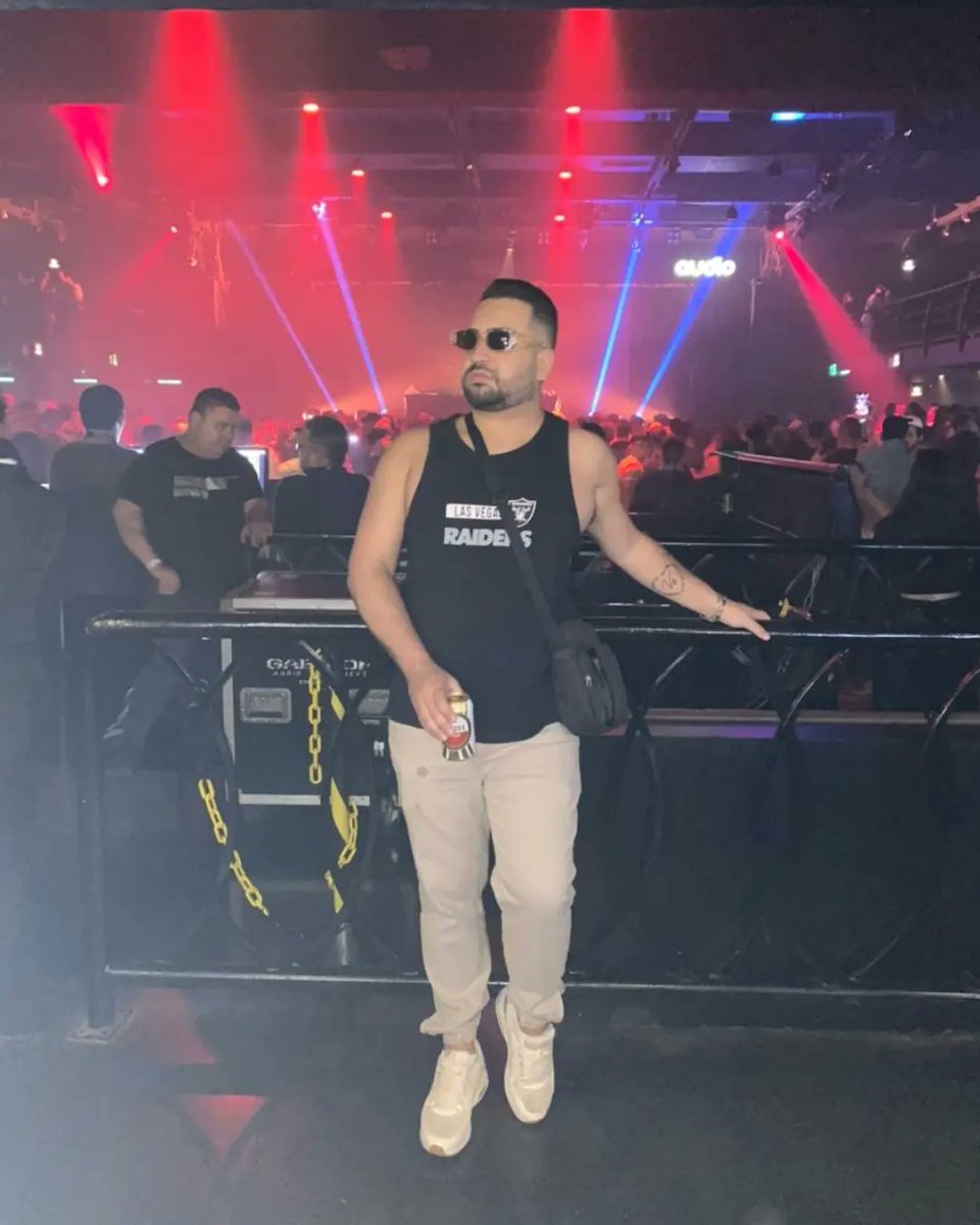 felipelima1988's tweet photo. Desculpa a intensidade, é que eu só tenho essa vida e nem sei até quando. 👽🍬 https://t.co/7HOsZaygva