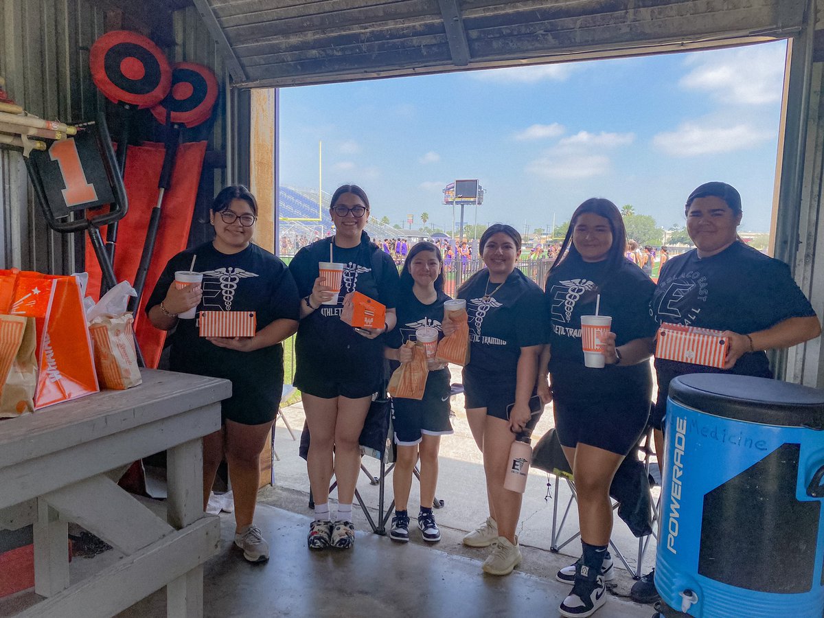 Our Student Trainers worked tirelessly at today's Track Meet to ensure the safety and wellbeing of our Junior High  athletes. So proud of their dedication and hard work! ⚕️