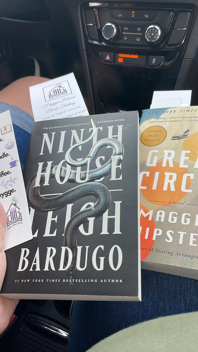 cjane61786's tweet photo. The beer, books, and biscuit tasting event by @hyggehousebooks at @RedemptionBrew was a great way to spend a Saturday afternoon. #booktasting #readercomunity #beer https://t.co/an5TFLFxMG